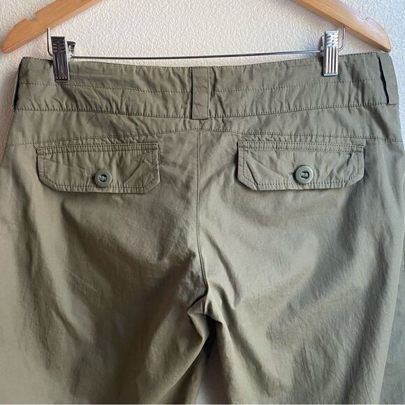 Nike | Olive Green Capri Pants, Size M - Picture 5 of 13